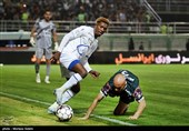 دیدار تیم های فوتبال ذوب آهن و استقلال