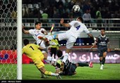 دیدار تیم های فوتبال ذوب آهن و استقلال