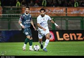دیدار تیم های فوتبال ذوب آهن و استقلال