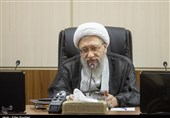 آملی‌لاریجانی: ملت ایران با تهدید عقب‌نشینی نمی‌کند