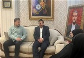 ادای احترام مخبر به خانواده شهید حسین امیرعبداللهیان