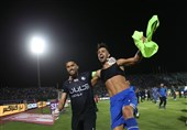 حسینی: آدم فرستادند تا علیه من شعار بدهند/در استقلال می‌مانم