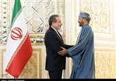 عراقجی یلتقی وزیر خارجیة عُمان