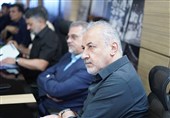 شعار هواداران پرسپولیس علیه درویش/حضور مربیان امید و بزرگسالان در ورزشکاه