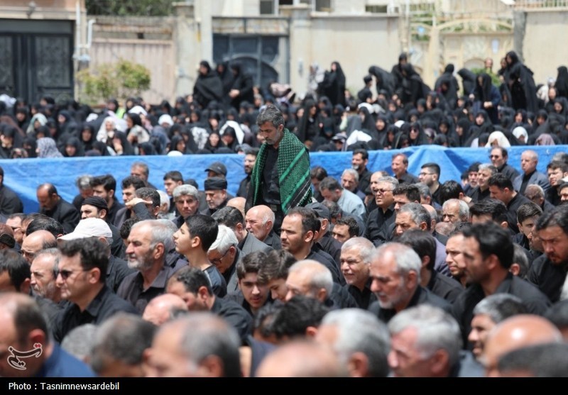 اردبیلِ سربلند؛ نماز ظهر عاشورا با شکوه‌تر از همیشه در دارالارشاد و دارالعباس