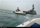 دریادار ایرانی: در مناطق راهبردی دریایی از مرزهای ایران صیانت میکنیم