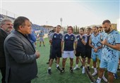 تاجرنیا علیه استقلال!