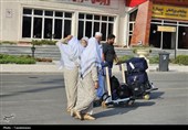 آغاز بازگشت زائران عمره/ ورود نخستین کاروان از مرز "عرعر"