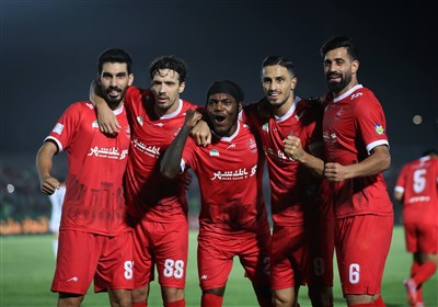جلسه مدیرعامل پرسپولیس با شکاری و بیفوما