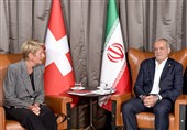 بزشکیان: إیران لا تنوی صنع السلاح النووی