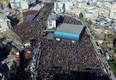 بدء الحفل المرکزی لإحیاء الذکرى السنویة الأولى لاستشهاد السید نصر الله