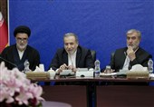 عراقجی یؤکد مواصلة الجهود لحمایة حقوق إیران فی الاستفادة من الطاقة النوویة