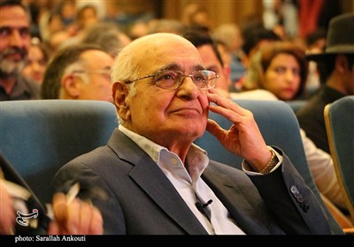 هوشنك مرادي كرماني.. من قلب صحراء كرمان إلى ذاكرة أجيال من الإيرانيين