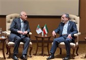 إیران والجزائر تؤکدان على ضرورة منع الکیان الصهیونی من خرق تعهّداته