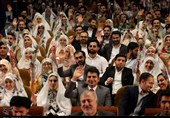 1500 زوج دانشجو، پهنهٔ نصف جهان را به آشیانهٔ امید بدل کردند+فیلم