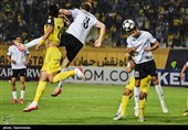 دیدار تیم‌های فوتبال سپاهان ایران و آحال ترکمنستان