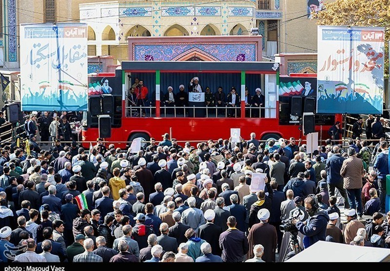 خروش نوجوانان تبریز در راهپیمایی 13 آبان؛ «پشتِ رهبر ایستاده‌ایم»