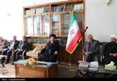 دیدار دانش‌آموزان با نماینده ولی فقیه در اردبیل و تجلیل از قرآن‌آموزان