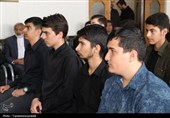 دیدار دانش‌آموزان با نماینده ولی فقیه در اردبیل و تجلیل از قرآن‌آموزان