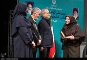 تقدیر از برگزیدگان نخستین دوره «هم‌خوان؛ نشان کتابخانه عمومی ایران»، در تالار وحدت توسط مسعود پزشکیان رئیس جمهور و سیدعباس صالحی وزیر فرهنگ و ارشاد اسلامی