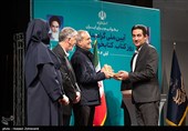 تقدیر از برگزیدگان نخستین دوره «هم‌خوان؛ نشان کتابخانه عمومی ایران»، در تالار وحدت توسط مسعود پزشکیان رئیس جمهور و سیدعباس صالحی وزیر فرهنگ و ارشاد اسلامی