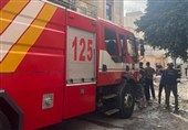 آتش‌سوزی در برج مسکونی 20 طبقه دهکده المپیک؛ 10 نفر نجات یافتند