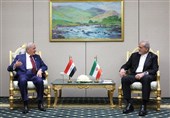 الرئیس الإیرانی یلتقی نظیره العراقی.. استکمال مشروع سکة حدید «البصرة – شلمجه» من الأولویات
