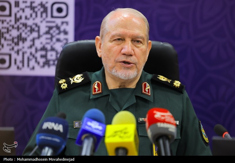 سرلشکر سید یحیی صفوی دستیار و مشاور فرمانده معظم کل قوا در نشست خبری همایش «بسیج، توسعه و امنیت پایدار منطقه جنوب‌شرق کشور»