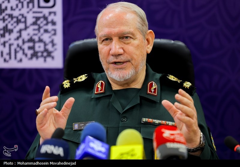 سرلشکر سید یحیی صفوی دستیار و مشاور فرمانده معظم کل قوا در نشست خبری همایش «بسیج، توسعه و امنیت پایدار منطقه جنوب‌شرق کشور»