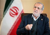 بزشکیان: الحضور الحاشد للشعب فی مسیرات ذکرى انتصار الثورة کان انجازا مدهشا