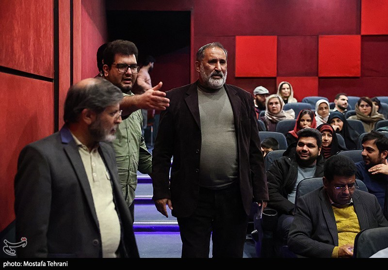 اکران اختصاصی مستند خودم می‌بینم
