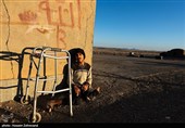 یک فرد معلول در روستای مرزی ملکی در خراسان جنوبی