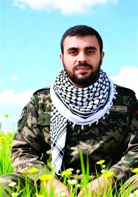 الملثّم بالكوفية الفلسطينية الذي حوّل الصوت إلى سلاح: أبو عبيدة.. مهندس وعي الأمة