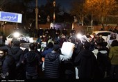 تجمع دانشجویی مقابل سفارت انگلستان