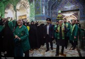 گل‌آرایی ضریح حرم حضرت معصومه(س)