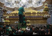 گل‌آرایی ضریح حرم حضرت معصومه(س)