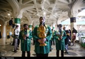 گل‌آرایی ضریح حرم حضرت معصومه(س)