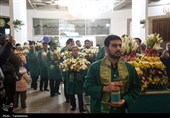 گل‌آرایی ضریح حرم حضرت معصومه(س)