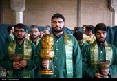 گل‌آرایی ضریح حرم حضرت معصومه(س)