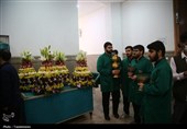 گل‌آرایی ضریح حرم حضرت معصومه(س)
