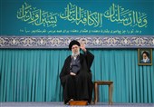 الإمام الخامنئی: نعتبر الرئیس الأمریکی مجرماً بسبب الخسائر التی ألحقها بالشعب الإیرانی