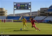 دیدار تیم های فوتبال فجر شهید سپاسی و پرسپولیس