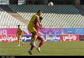 دیدار تیم های فوتبال فجر شهید سپاسی و پرسپولیس