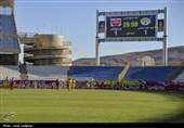 دیدار تیم های فوتبال فجر شهید سپاسی و پرسپولیس