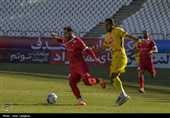دیدار تیم های فوتبال فجر شهید سپاسی و پرسپولیس