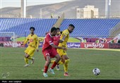 دیدار تیم های فوتبال فجر شهید سپاسی و پرسپولیس