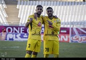 دیدار تیم های فوتبال فجر شهید سپاسی و پرسپولیس