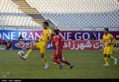 دیدار تیم های فوتبال فجر شهید سپاسی و پرسپولیس