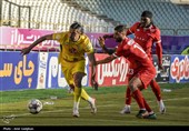 دیدار تیم های فوتبال فجر شهید سپاسی و پرسپولیس