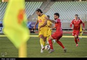 دیدار تیم های فوتبال فجر شهید سپاسی و پرسپولیس